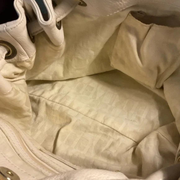 GUC Furla Cream Shoulder Bag - Picture 8 of 15